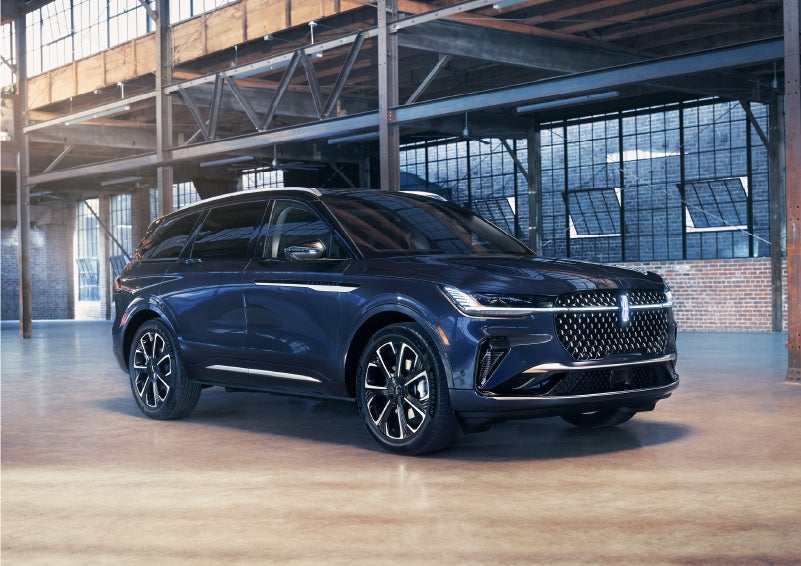 A 2024 Lincoln Nautilus® SUV is parked in an industrial space. | Pierre Lincoln in Lynnwood WA