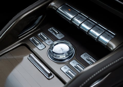 A crystal-inspired volume knob is shown in the center floor console of a 2024 Lincoln Nautilus® SUV. | Pierre Lincoln in Lynnwood WA